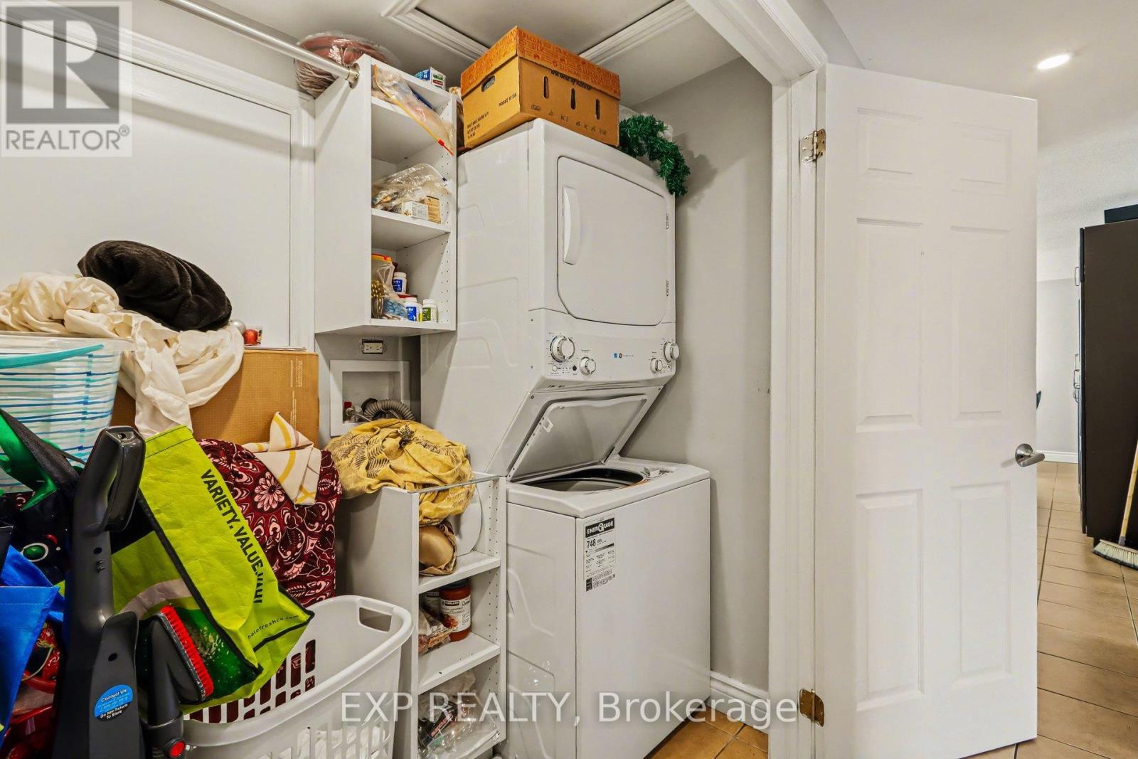 2 Folkstone Court, Ottawa, Ontario  K1B 4J9 - Photo 9 - X12985786