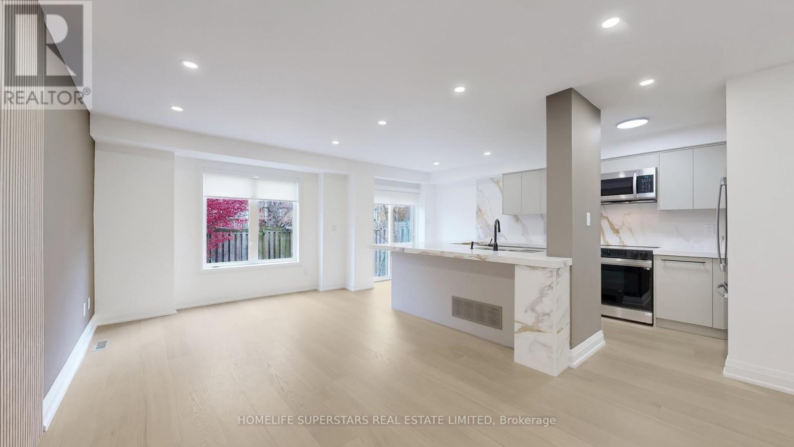 3 Playfair Road, Whitby, Ontario  L1N 9S8 - Photo 4 - E12985800