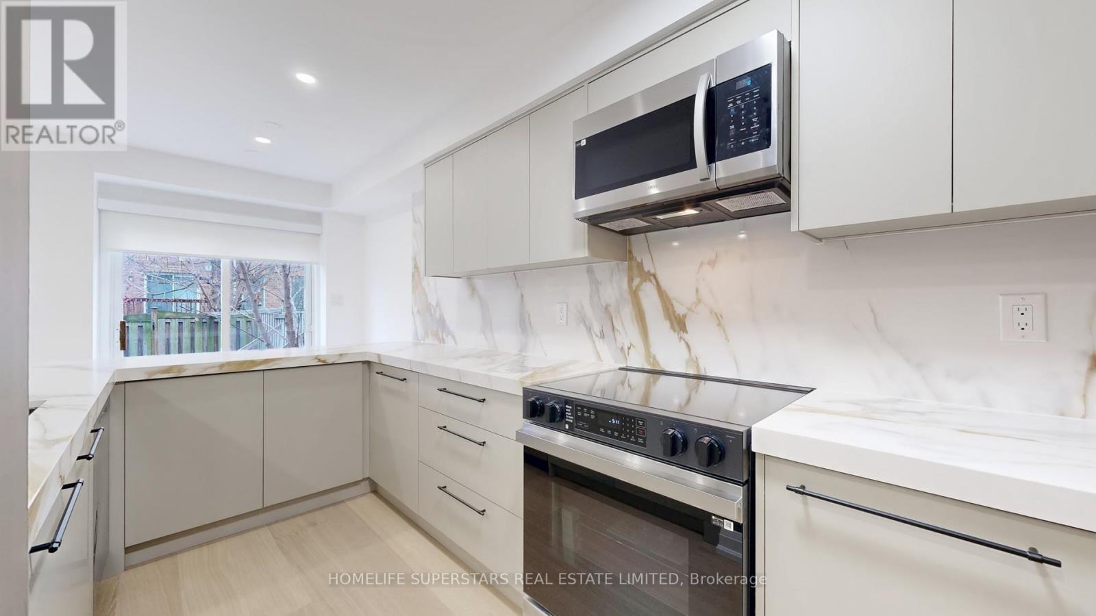 3 Playfair Road, Whitby, Ontario  L1N 9S8 - Photo 9 - E12985800