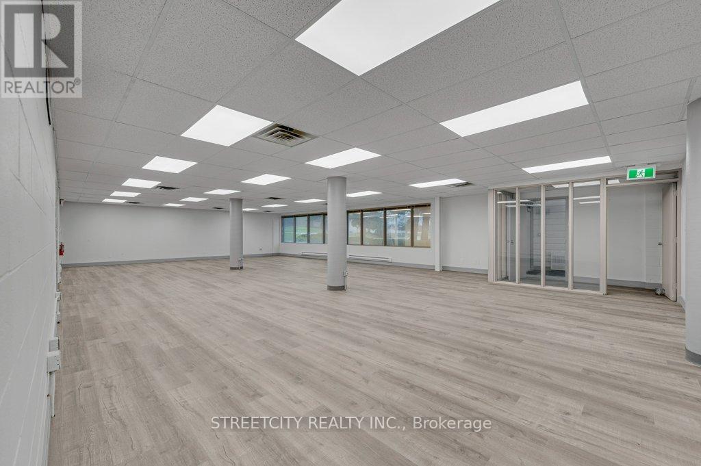 Ground Floor - 916 Gateway Drive, Burlington, Ontario  L7L 5K7 - Photo 17 - W12968538