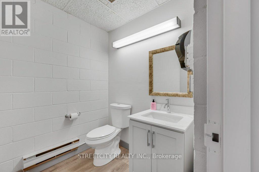 Ground Floor - 916 Gateway Drive, Burlington, Ontario  L7L 5K7 - Photo 16 - W12968538