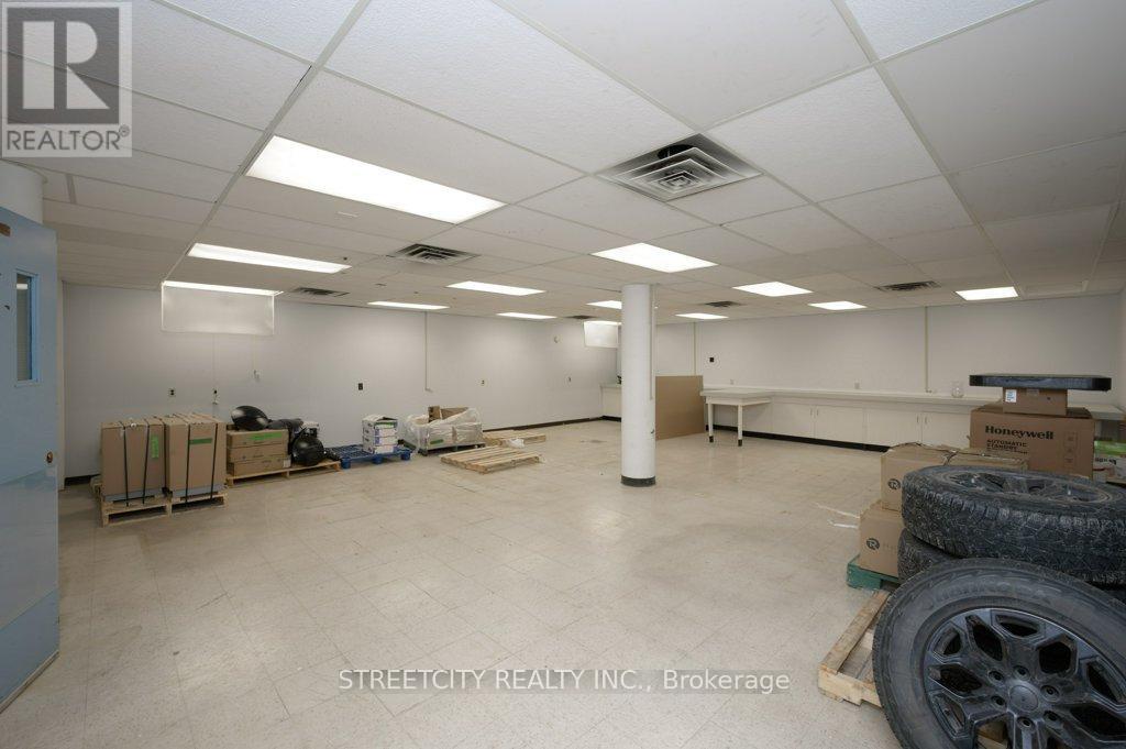 Ground Floor - 916 Gateway Drive, Burlington, Ontario  L7L 5K7 - Photo 24 - W12968538