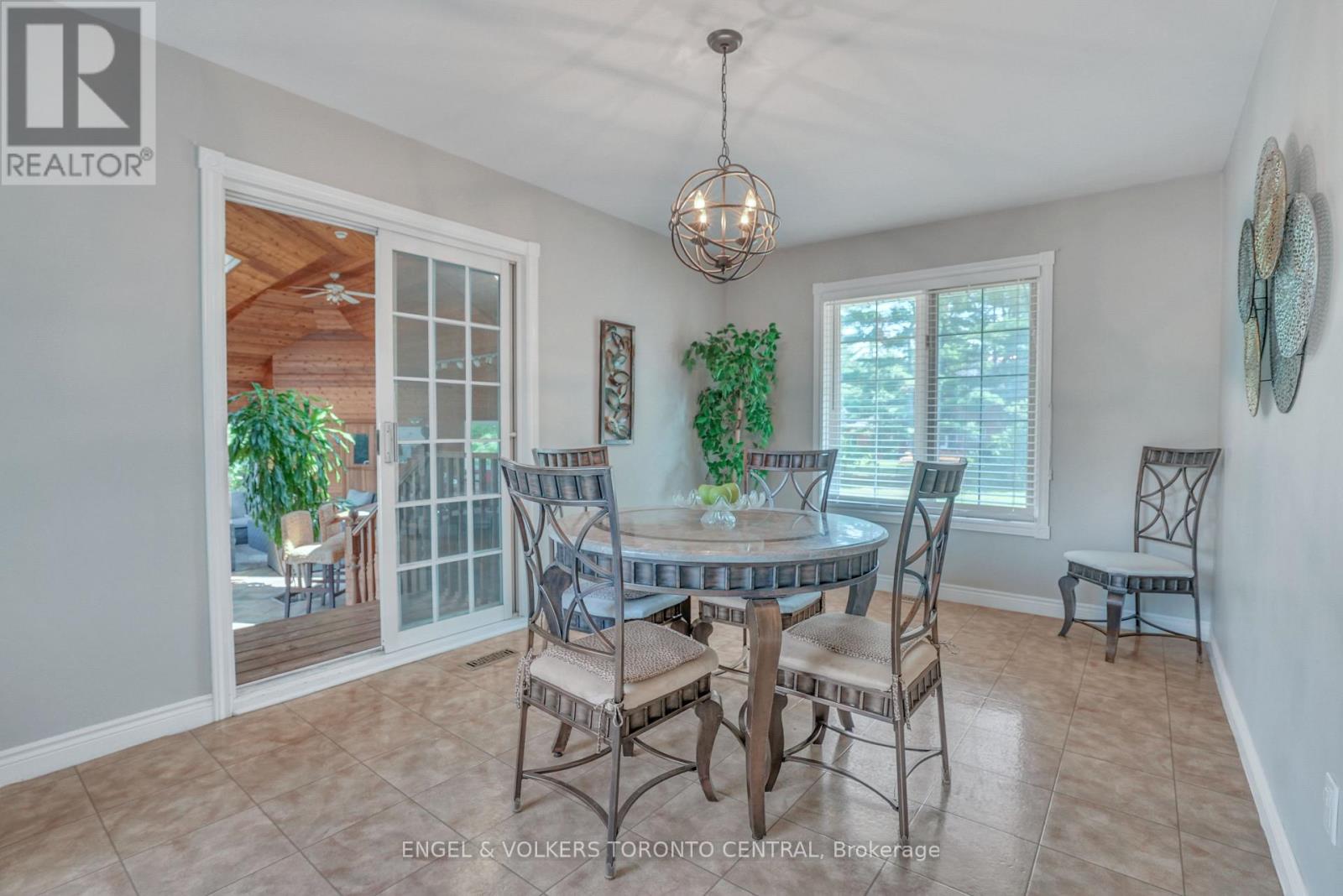 1946 Wilkinson Street, Innisfil, Ontario  L9S 1X3 - Photo 16 - N12985802