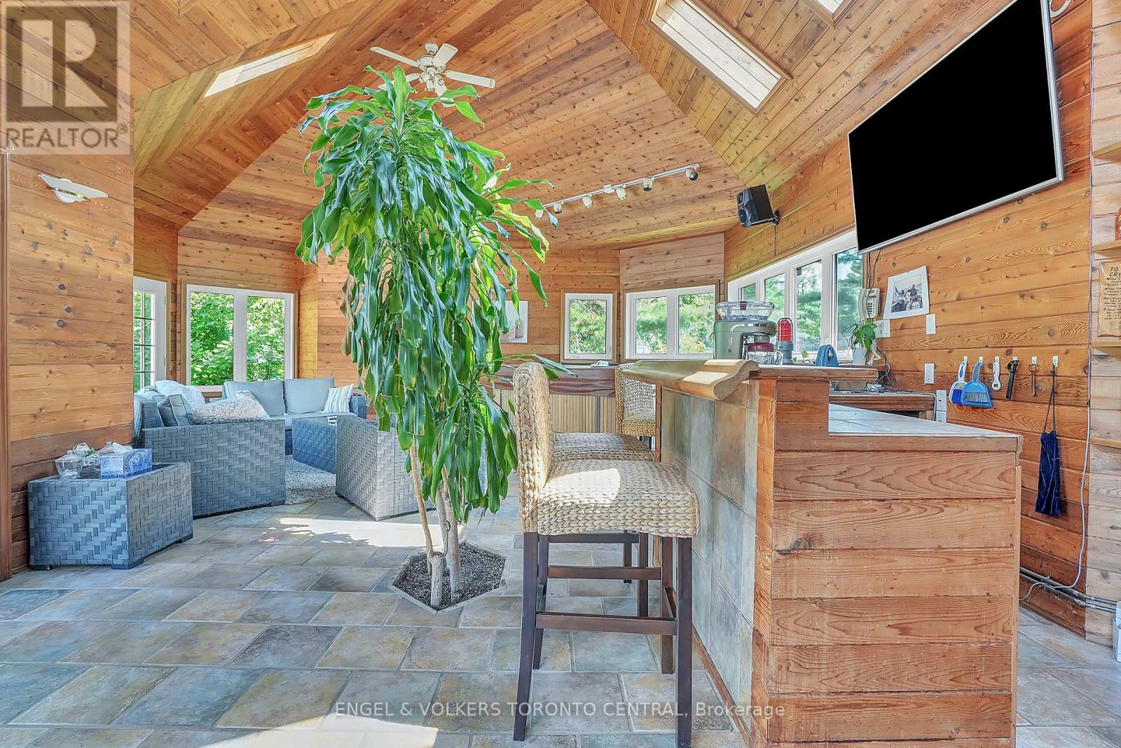 1946 Wilkinson Street, Innisfil, Ontario  L9S 1X3 - Photo 18 - N12985802