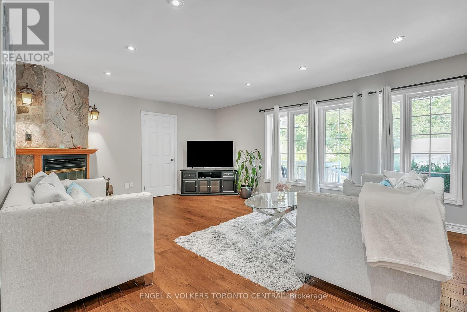 1946 Wilkinson Street, Innisfil, Ontario  L9S 1X3 - Photo 7 - N12985802