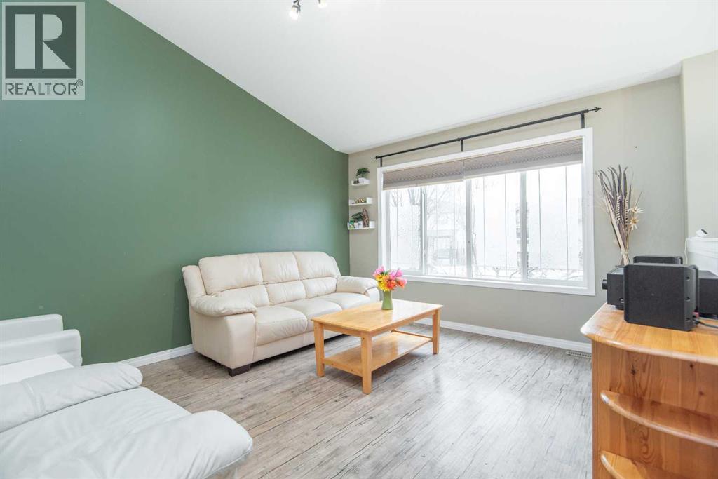 81 Inglewood Drive, Red Deer, Alberta  T4R 0B2 - Photo 13 - A2300784