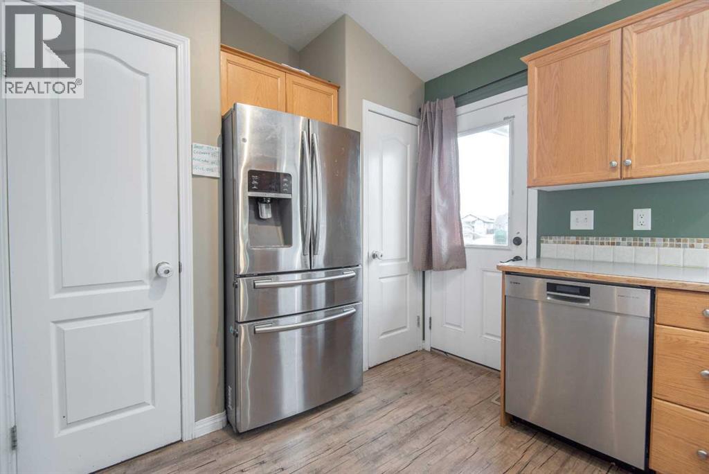 81 Inglewood Drive, Red Deer, Alberta  T4R 0B2 - Photo 7 - A2300784