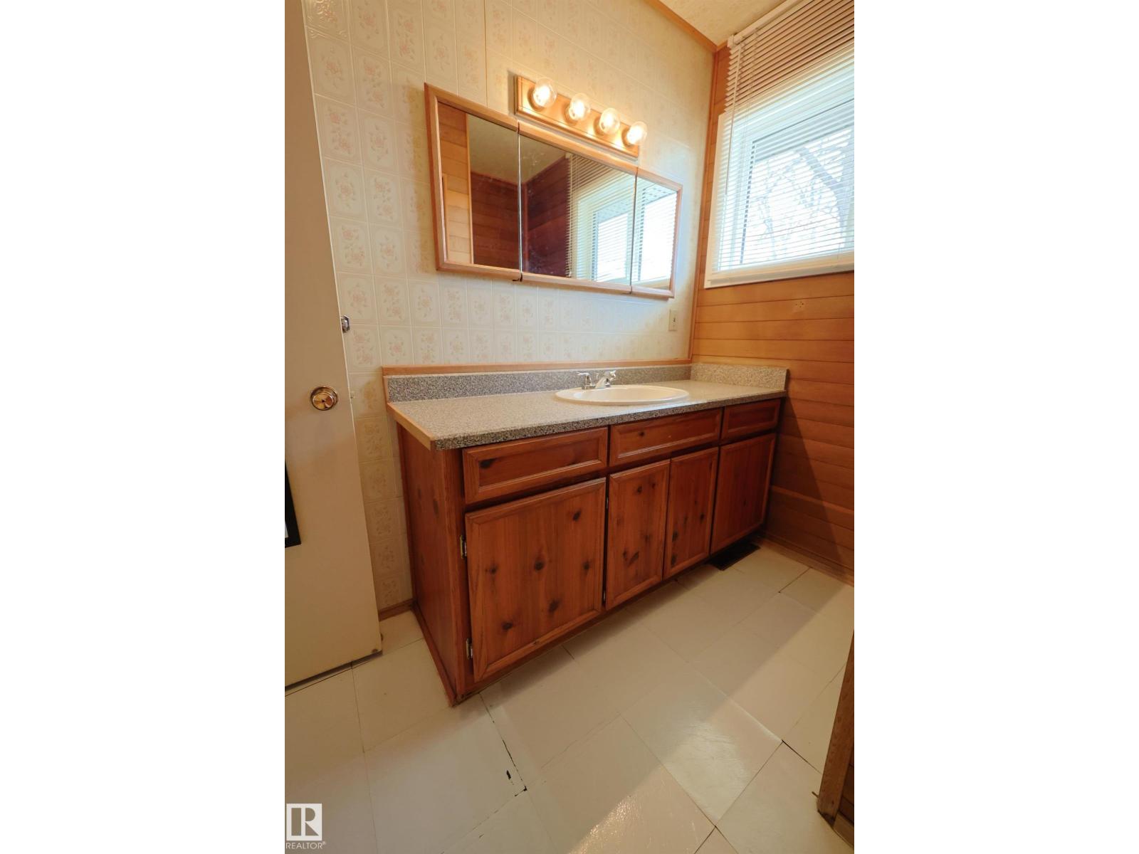 15725 95 Av Nw, Edmonton, Alberta  T5P 0A6 - Photo 18 - E4481801