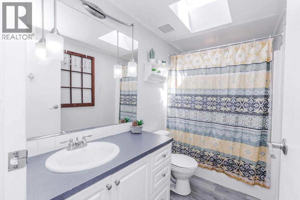 760 Hillcrest Road, Gibsons, British Columbia  V0N 1V9 - Photo 16 - R3071102