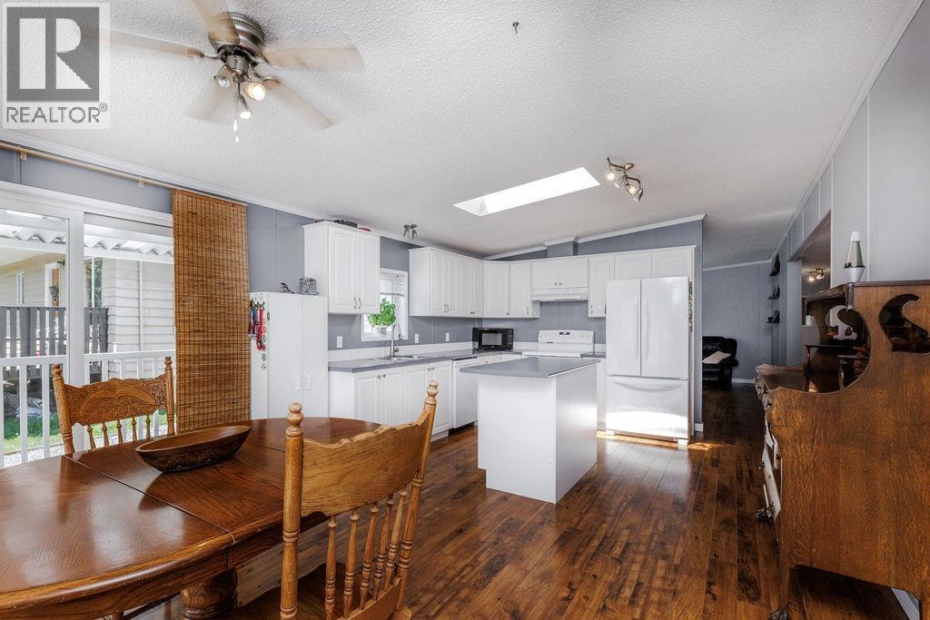 760 HILLCREST ROAD, Gibsons, British Columbia