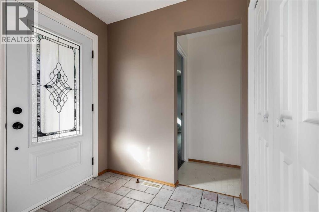 5320 Maidstone Road NE, Calgary, Alberta  T2A 4C2 - Photo 2 - A2300192