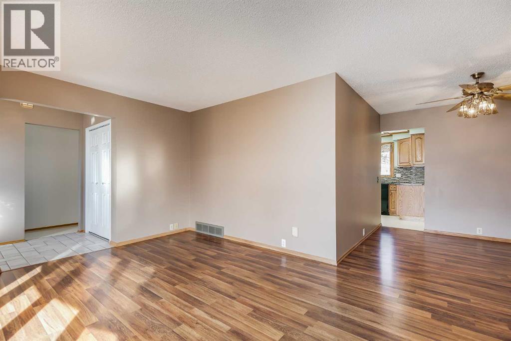 5320 Maidstone Road NE, Calgary, Alberta  T2A 4C2 - Photo 5 - A2300192