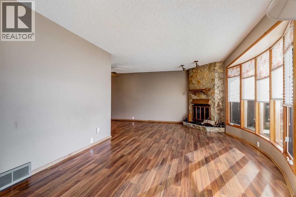 5320 Maidstone Road NE, Calgary, Alberta  T2A 4C2 - Photo 3 - A2300192