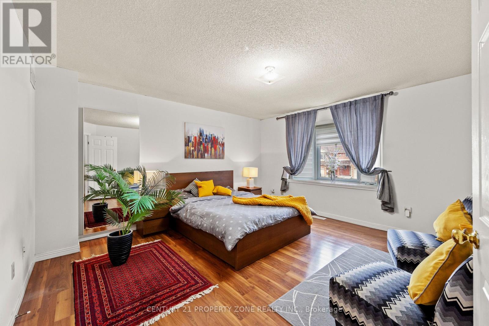 2 - 280 Limeridge Road E, Hamilton, Ontario  L9A 2S7 - Photo 7 - X12985772