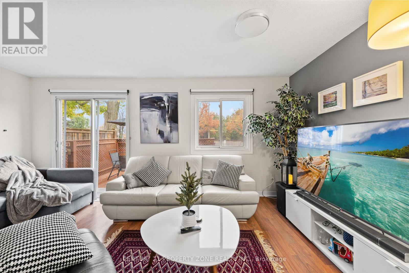 2 - 280 Limeridge Road E, Hamilton, Ontario  L9A 2S7 - Photo 9 - X12985772