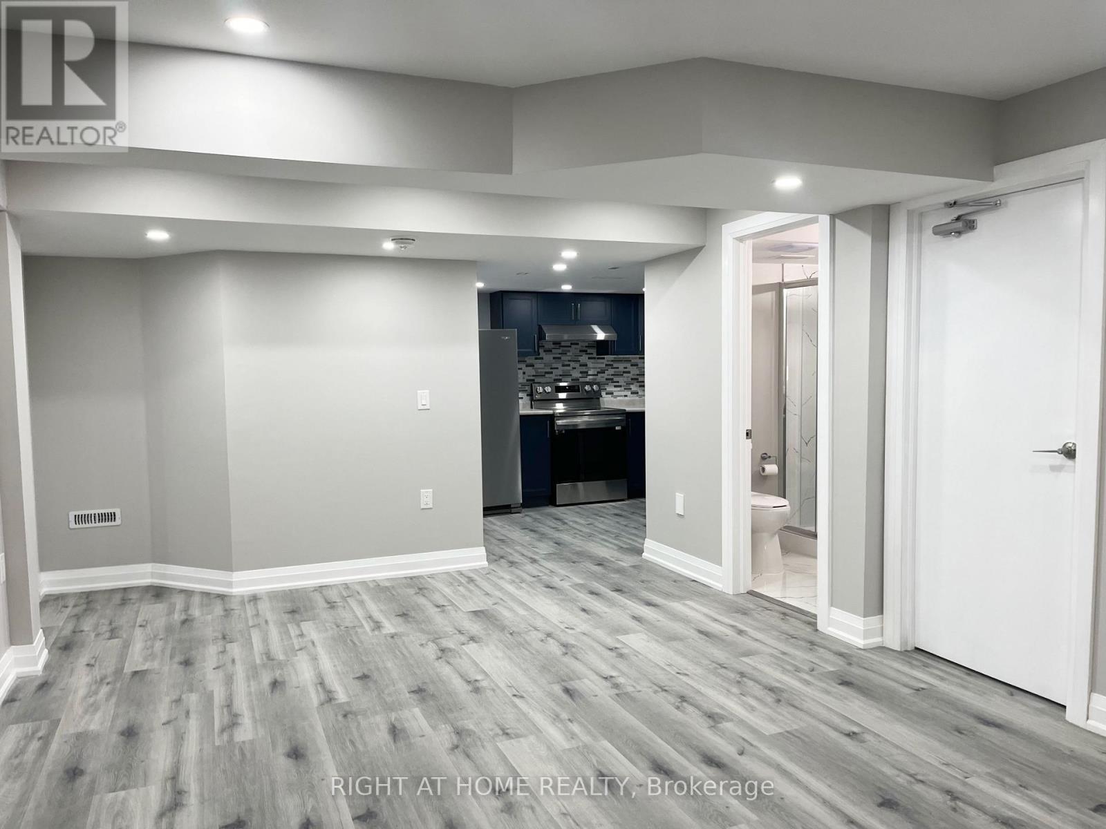 686 HAMMOND STREET, Shelburne, Ontario