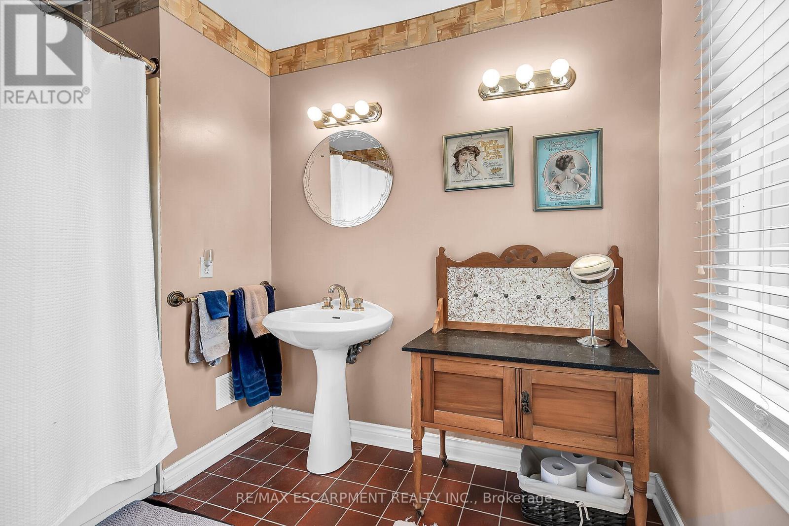 141 Mount Albion Road, Hamilton, Ontario  L8K 5S7 - Photo 32 - X12985790