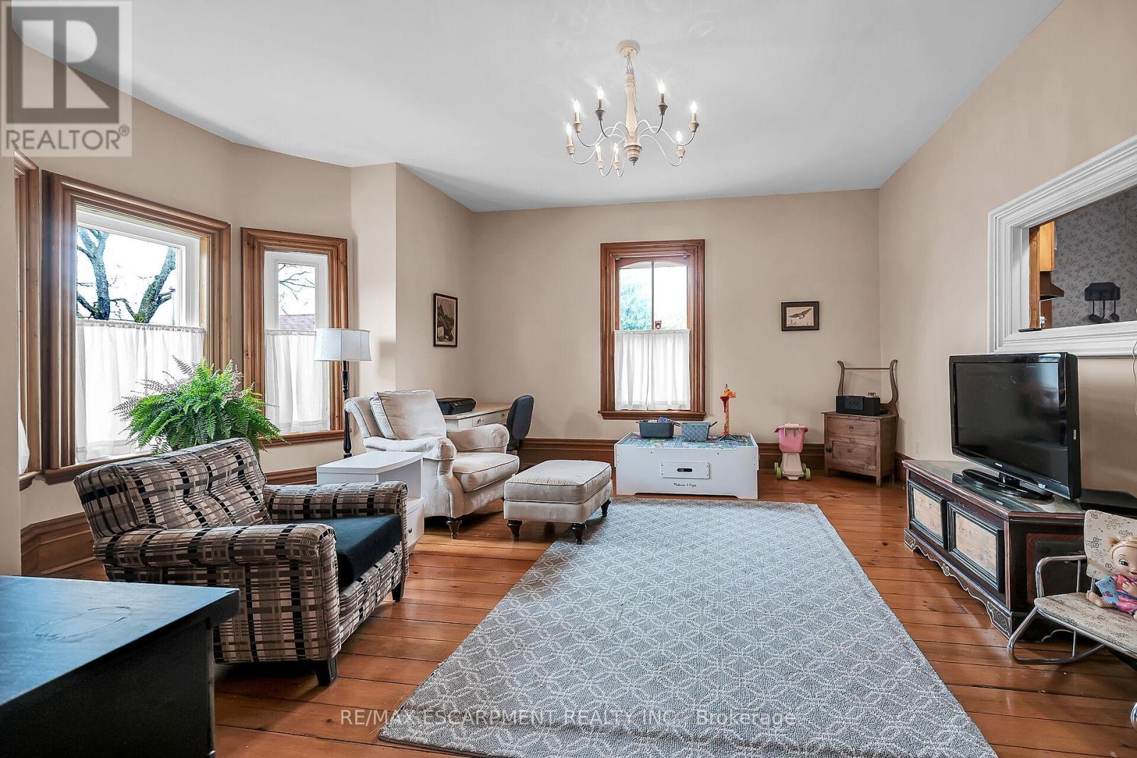 141 Mount Albion Road, Hamilton, Ontario  L8K 5S7 - Photo 8 - X12985790