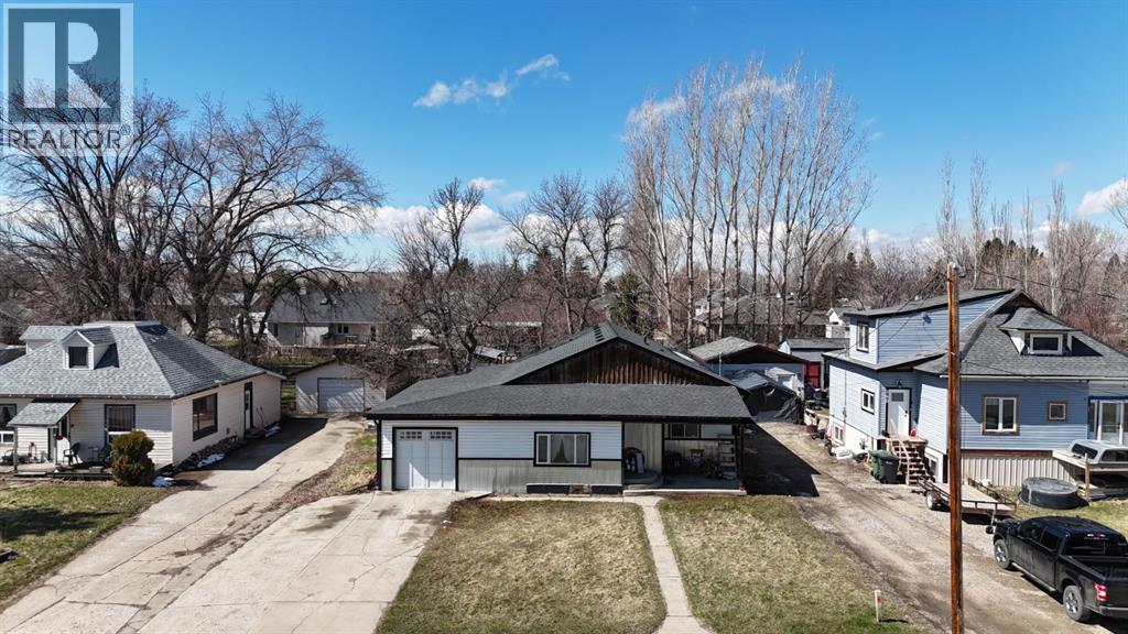 150 S 1 Street W, Magrath, Alberta  T0K 1J0 - Photo 2 - A2293858