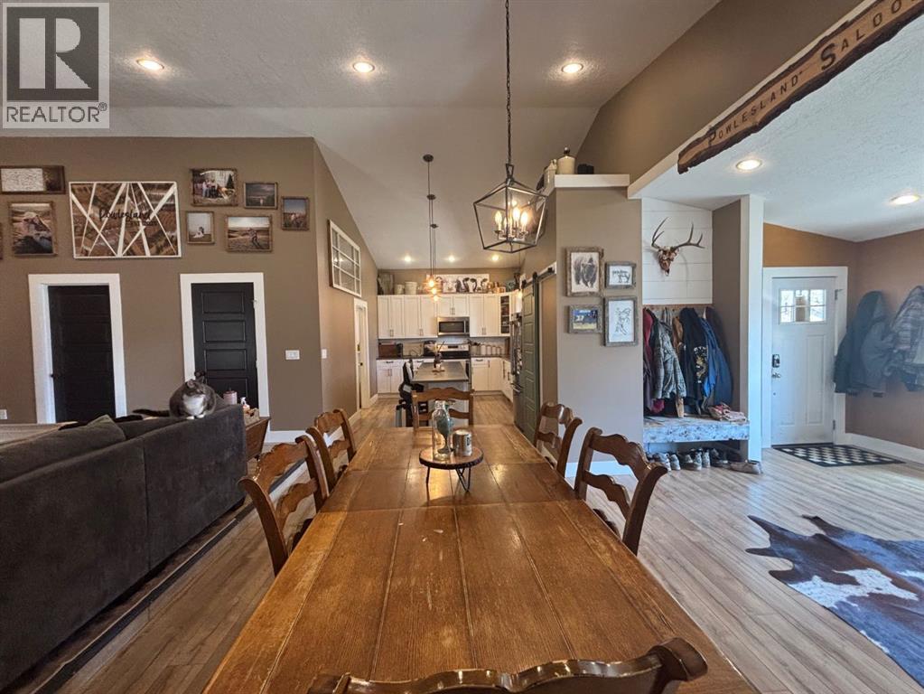 150 S 1 Street W, Magrath, Alberta  T0K 1J0 - Photo 11 - A2293858