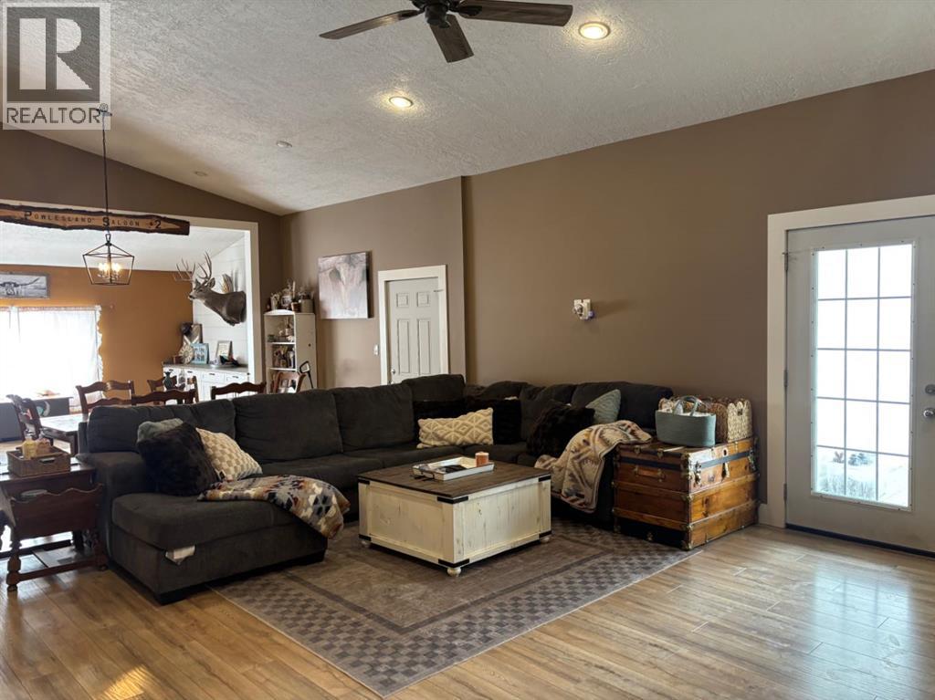 150 S 1 Street W, Magrath, Alberta  T0K 1J0 - Photo 18 - A2293858