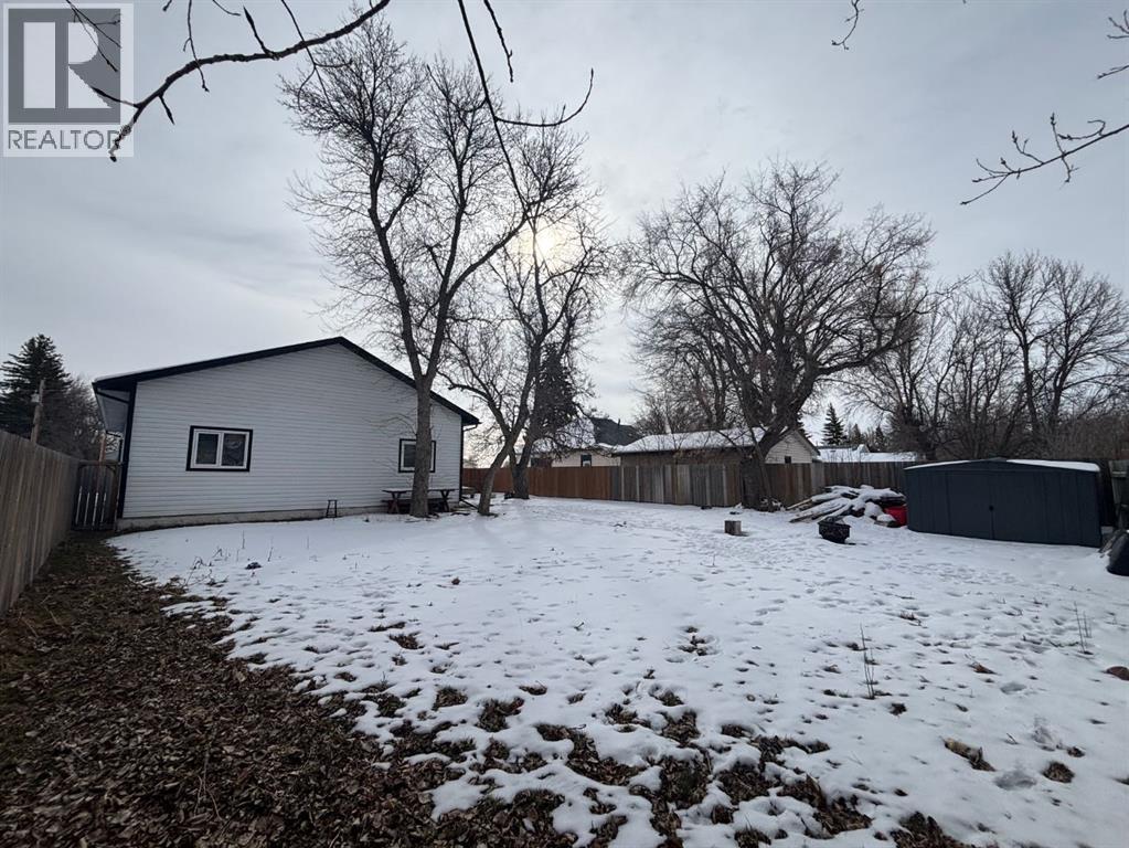 150 S 1 Street W, Magrath, Alberta  T0K 1J0 - Photo 35 - A2293858