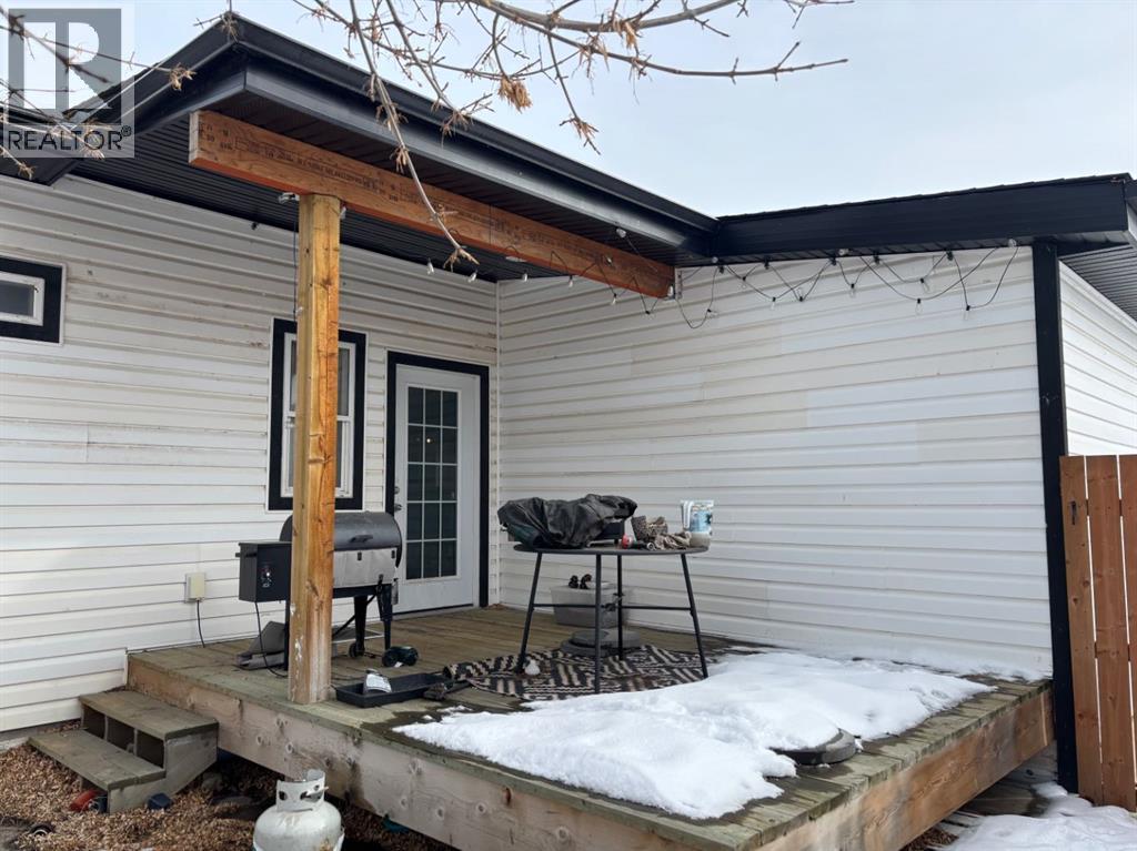 150 S 1 Street W, Magrath, Alberta  T0K 1J0 - Photo 33 - A2293858