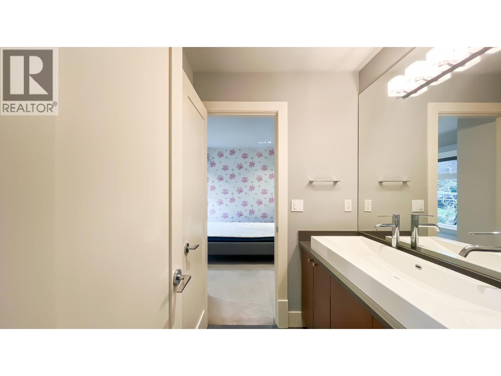 Listing Picture 19 of 40 : 3950 W 37TH AVENUE, Vancouver / 溫哥華 - 魯藝地產 Yvonne Lu Group - MLS Medallion Club Member