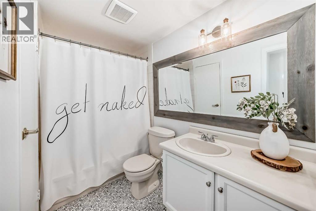 60 Point Drive NW, Calgary, Alberta  T3B 5B3 - Photo 38 - A2300197