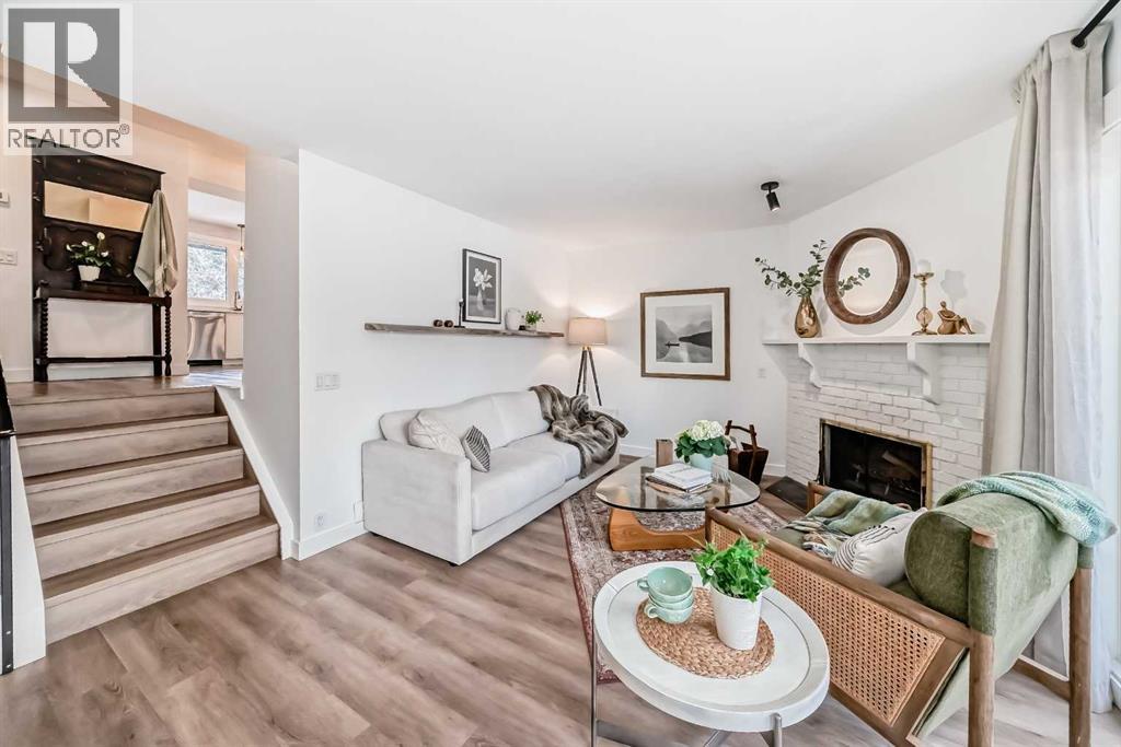 60 Point Drive NW, Calgary, Alberta  T3B 5B3 - Photo 9 - A2300197