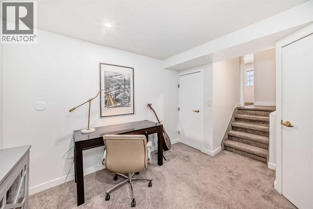 60 Point Drive NW, Calgary, Alberta  T3B 5B3 - Photo 40 - A2300197