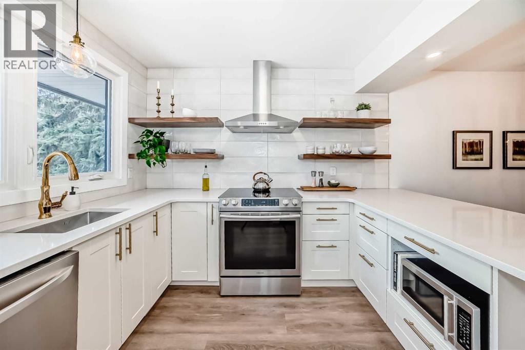 60 Point Drive NW, Calgary, Alberta  T3B 5B3 - Photo 16 - A2300197