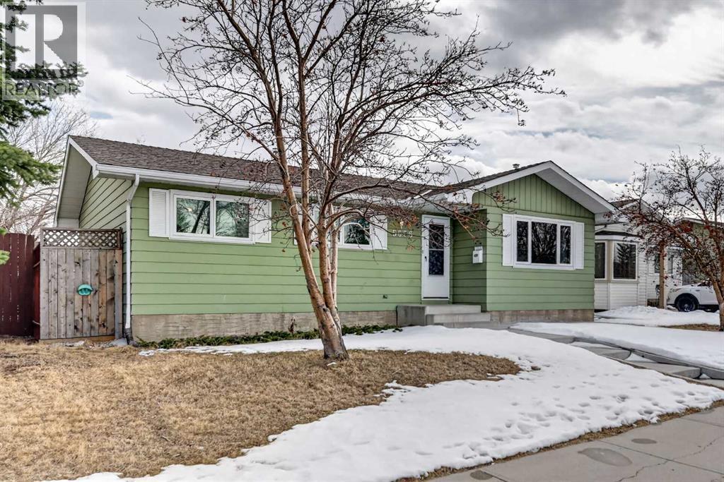 5835 28 Avenue NE, Calgary, Alberta  T1Y 2E4 - Photo 3 - A2300329
