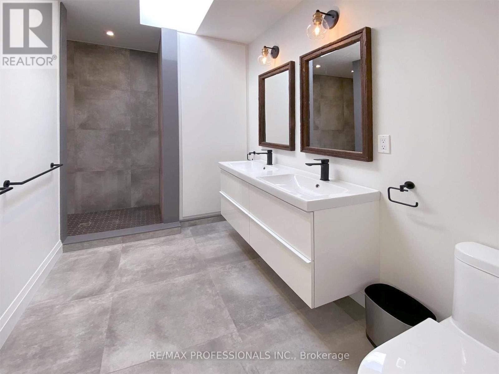 41 Rolyat Street, Toronto (Trinity-Bellwoods), Ontario  M6J 1S5 - Photo 46 - C12985874