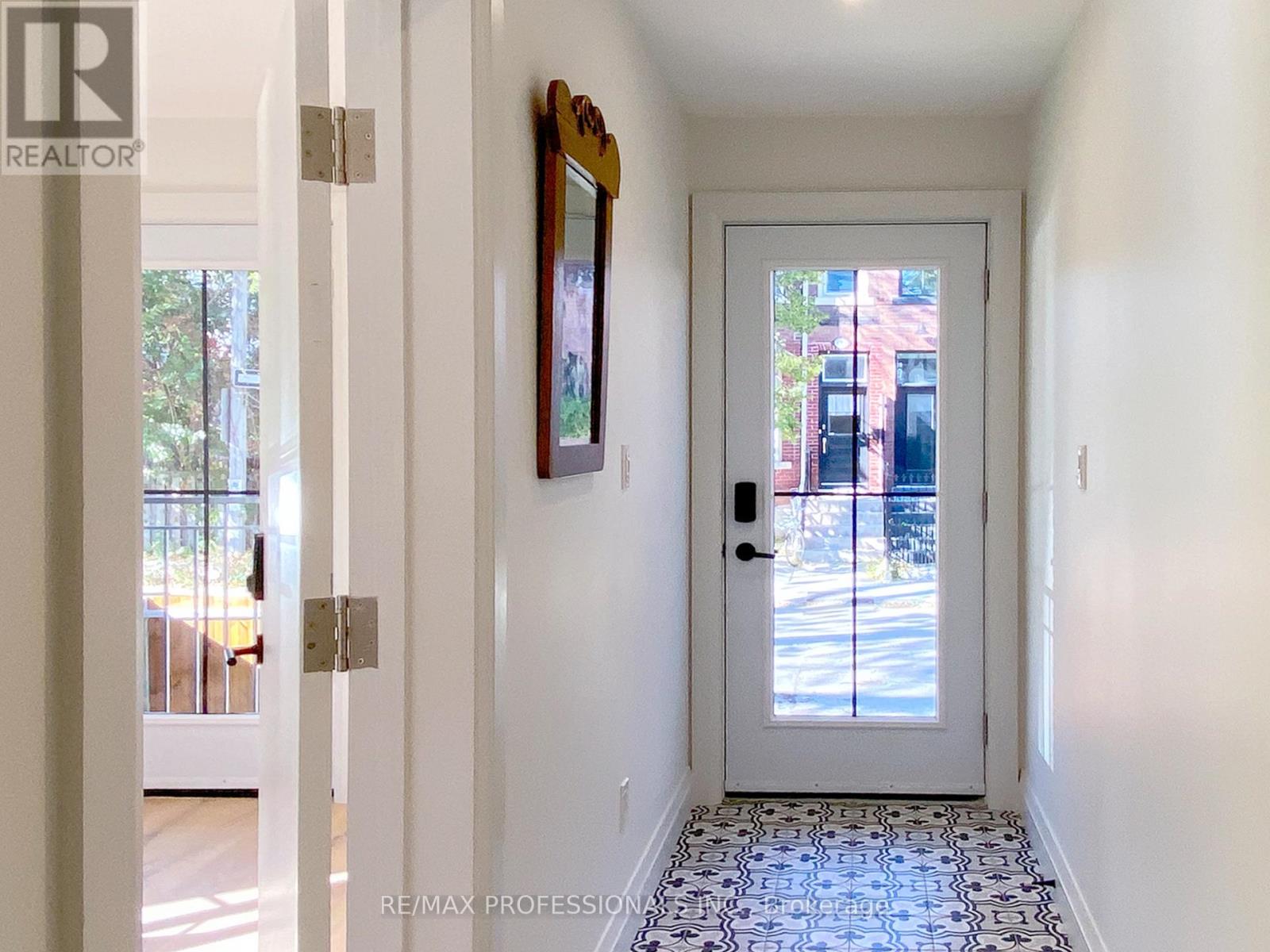 41 Rolyat Street, Toronto (Trinity-Bellwoods), Ontario  M6J 1S5 - Photo 8 - C12985874