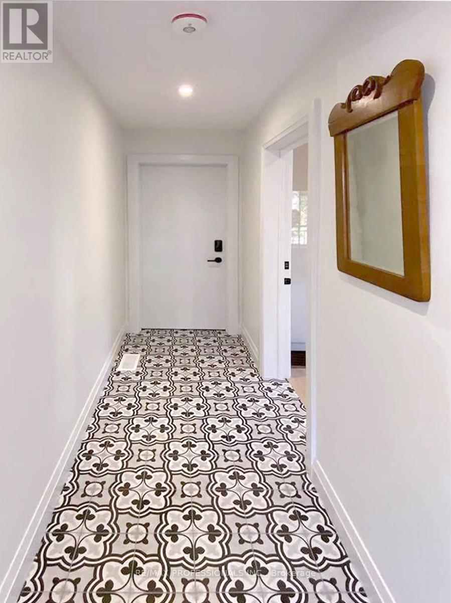 41 Rolyat Street, Toronto (Trinity-Bellwoods), Ontario  M6J 1S5 - Photo 9 - C12985874