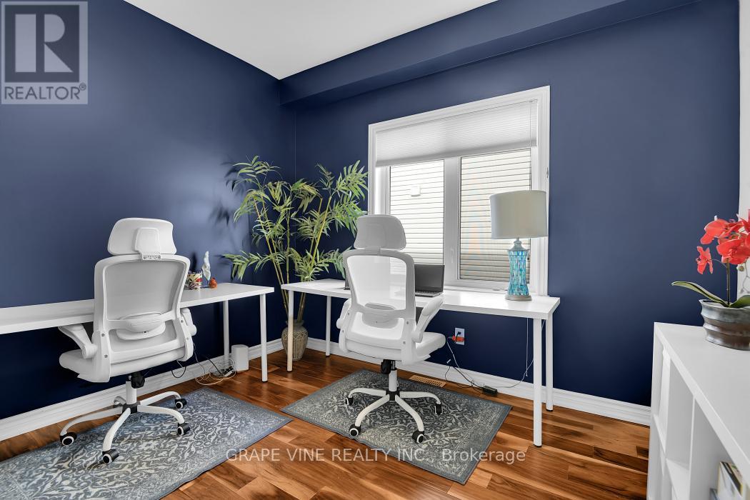 517 Overland Drive, Ottawa, Ontario  K2S 0C2 - Photo 12 - X12985854