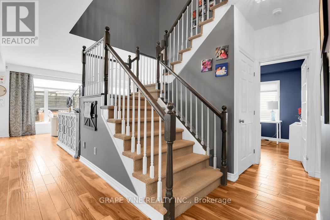 517 Overland Drive, Ottawa, Ontario  K2S 0C2 - Photo 15 - X12985854