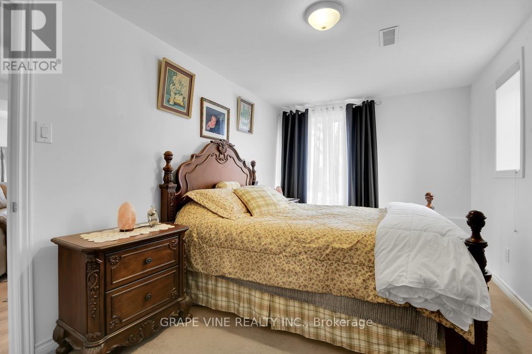 517 Overland Drive, Ottawa, Ontario  K2S 0C2 - Photo 28 - X12985854