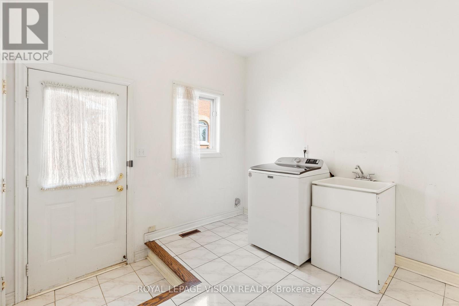 173 Manhattan Drive, Markham, Ontario  L3P 7S1 - Photo 22 - N12985828