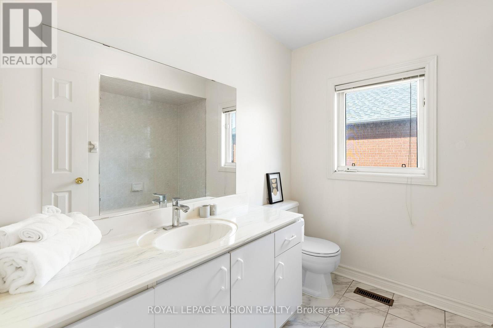 173 Manhattan Drive, Markham, Ontario  L3P 7S1 - Photo 25 - N12985828