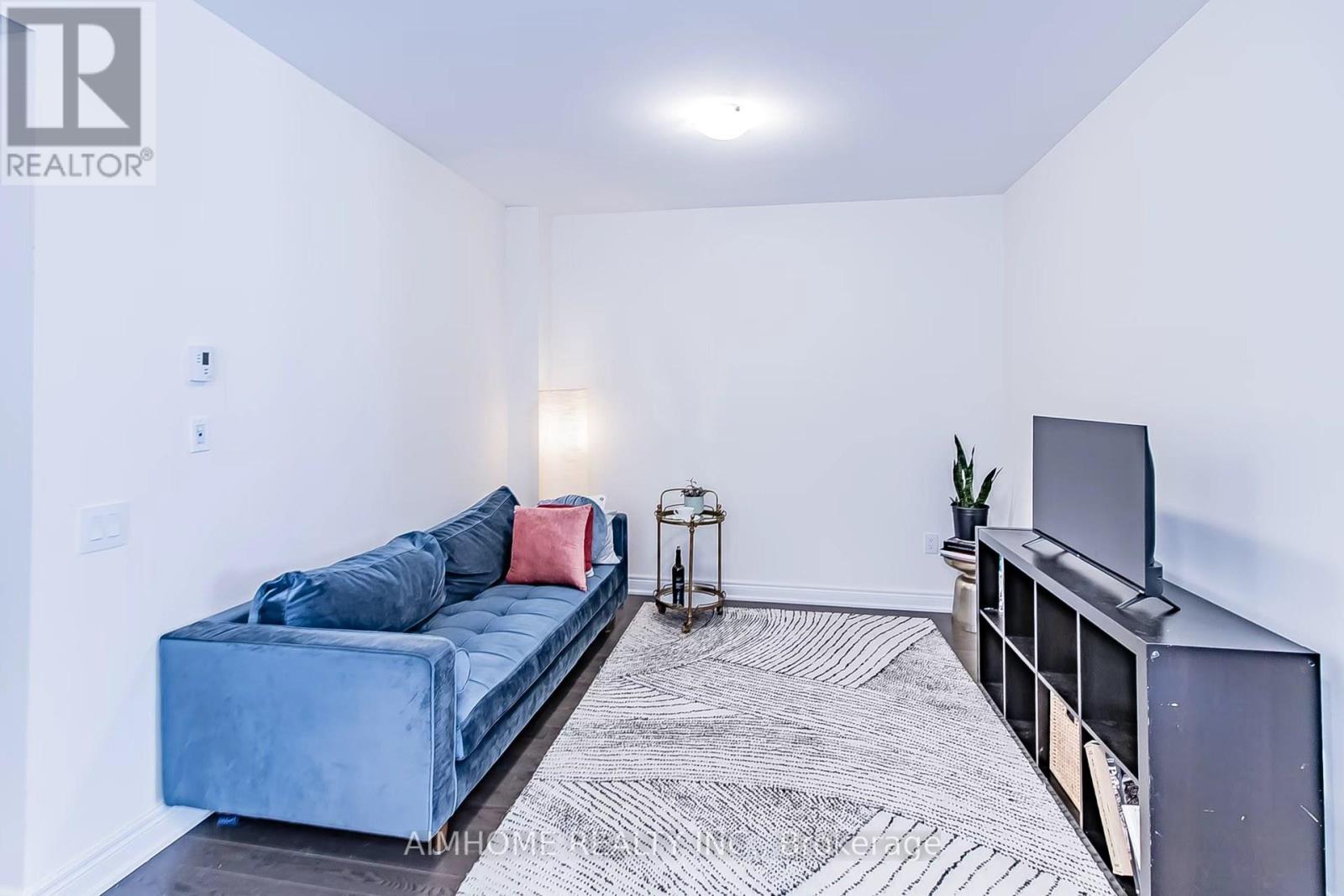 Upper Level - 50 Drizzel Crescent