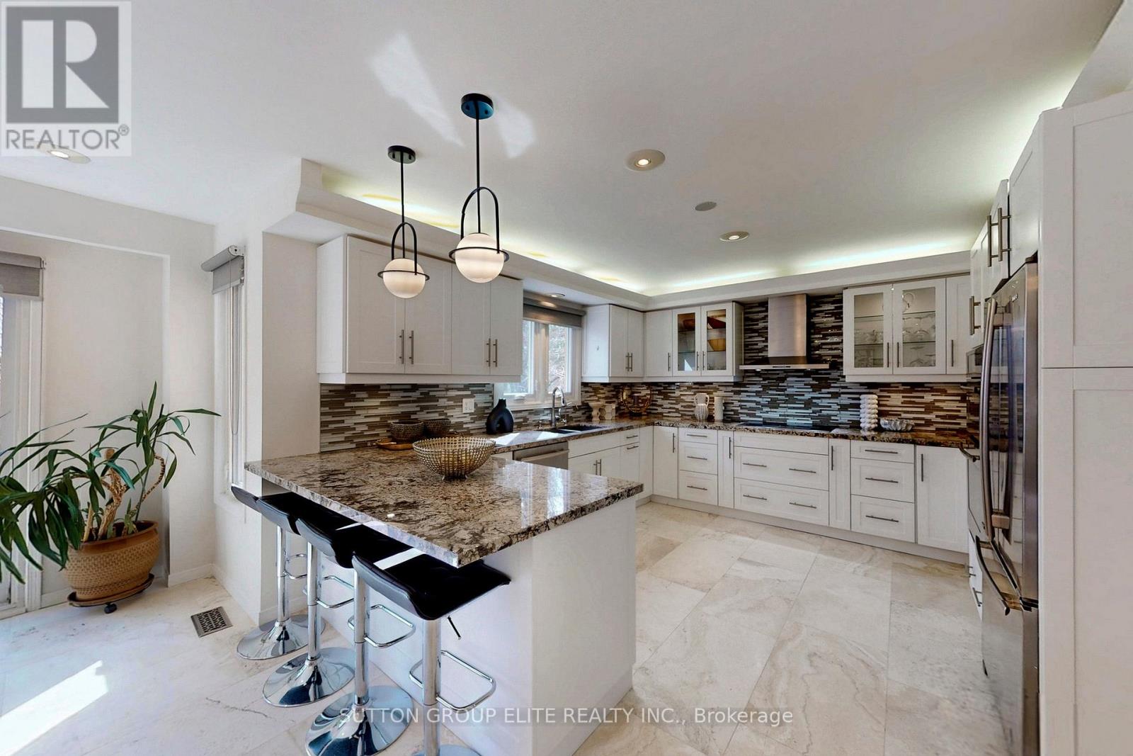 35 Fanshawe Drive, Richmond Hill, Ontario  L4B 1P6 - Photo 11 - N12985856