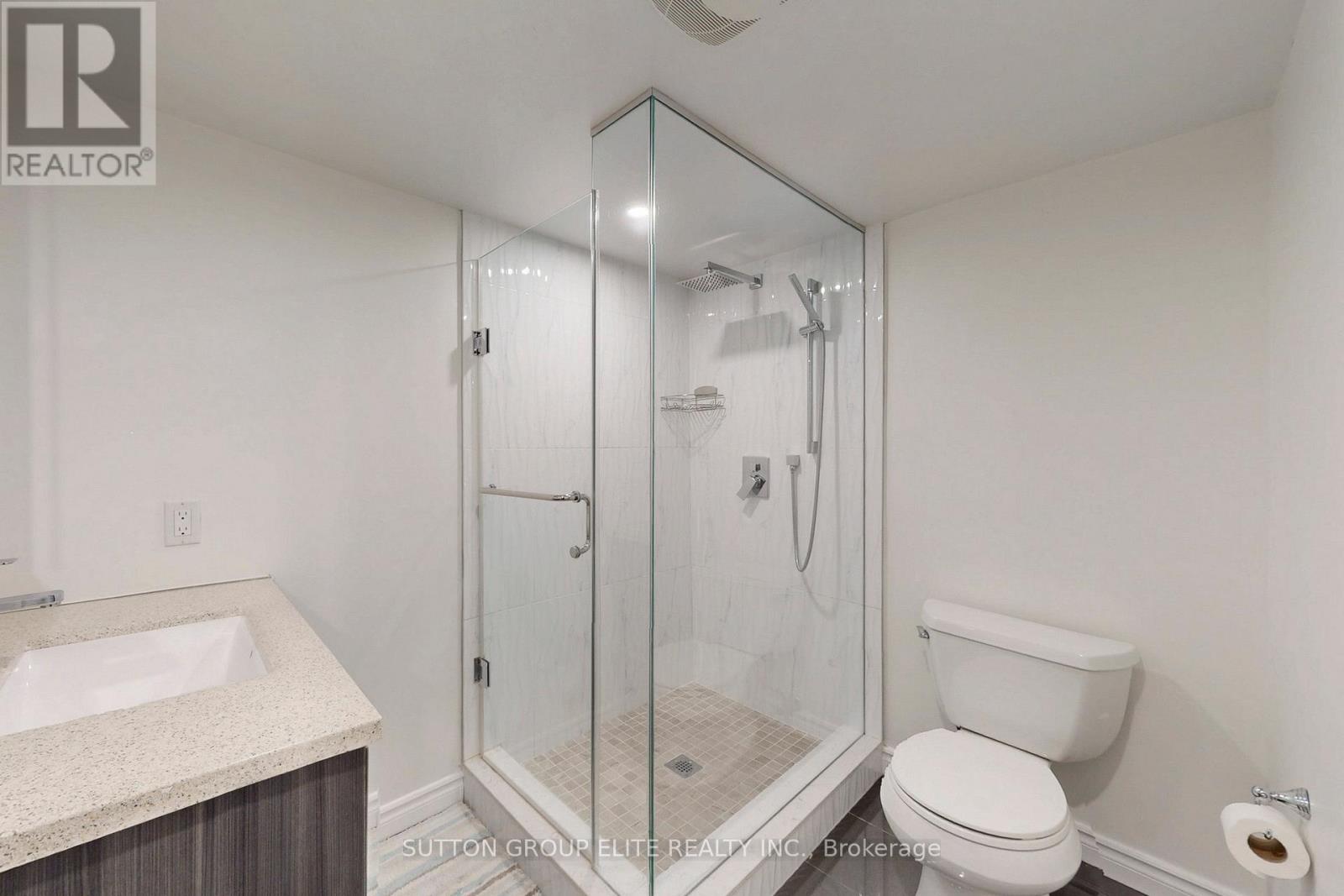 35 Fanshawe Drive, Richmond Hill, Ontario  L4B 1P6 - Photo 39 - N12985856