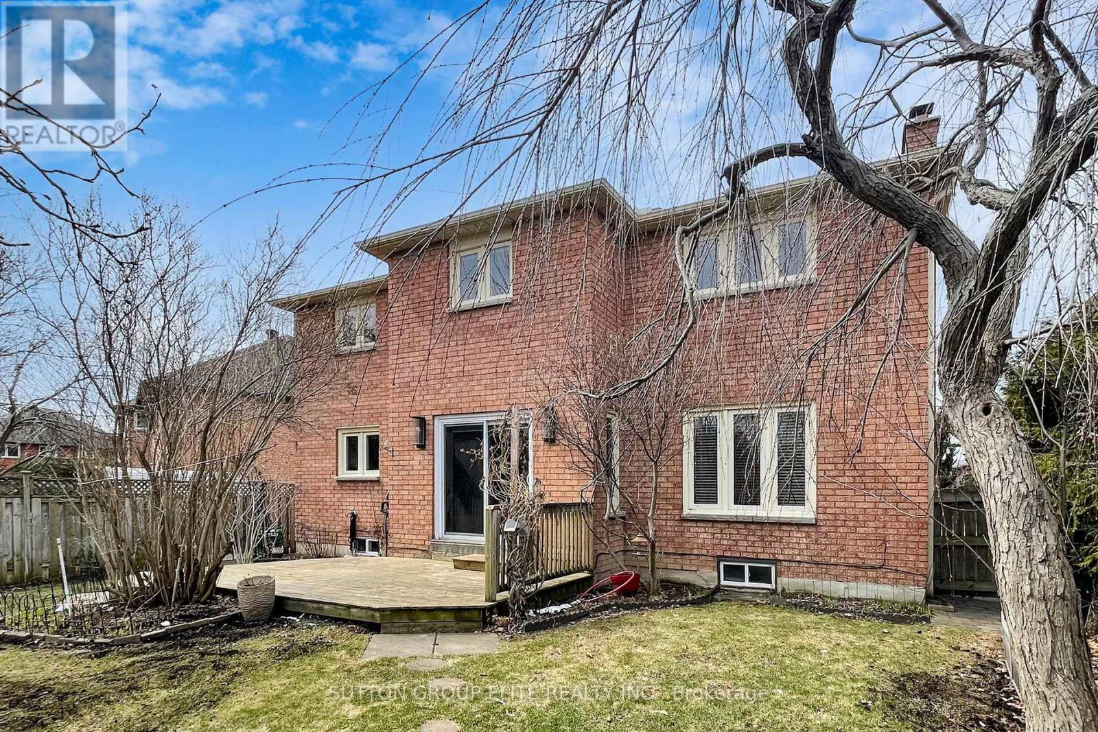 35 Fanshawe Drive, Richmond Hill, Ontario  L4B 1P6 - Photo 40 - N12985856