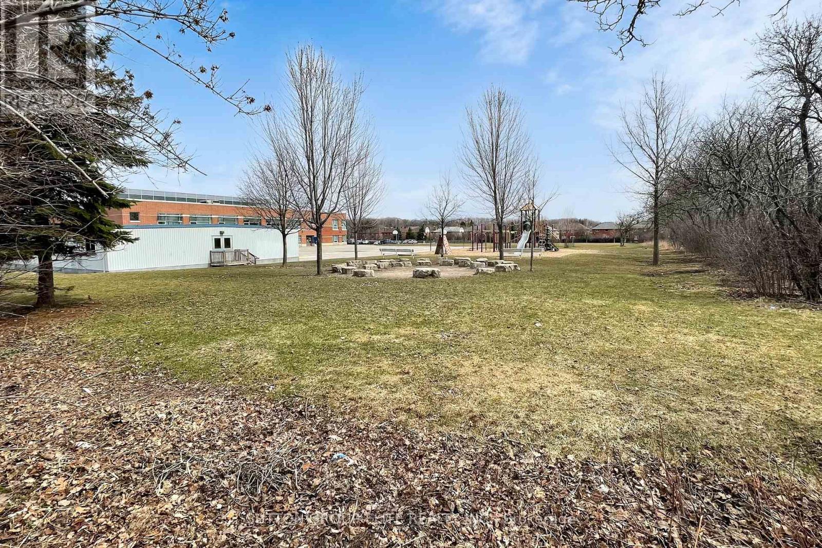 35 Fanshawe Drive, Richmond Hill, Ontario  L4B 1P6 - Photo 43 - N12985856