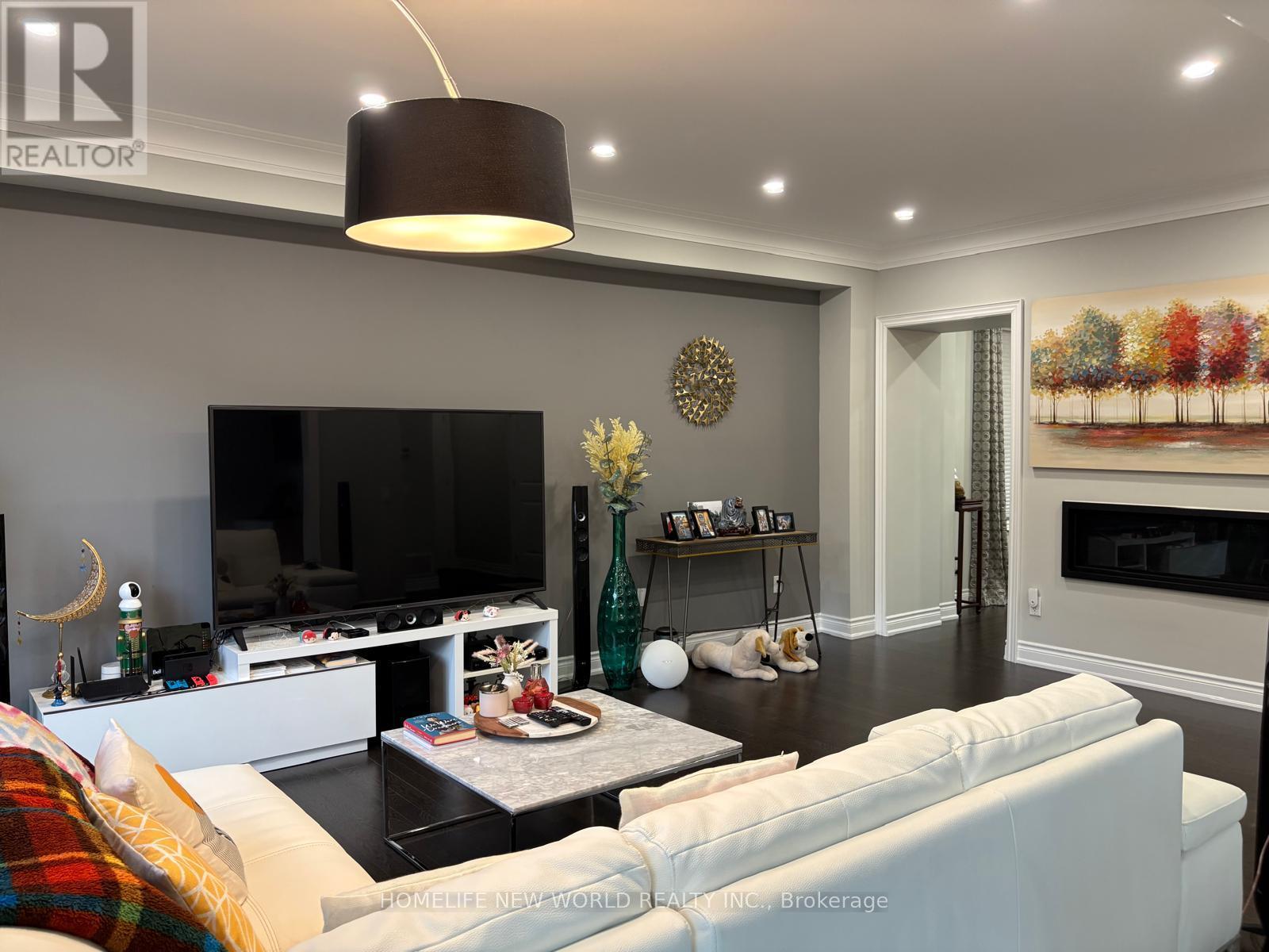 143 Mondial Crescent, East Gwillimbury (Queensville), Ontario  L9N 0S1 - Photo 7 - N12985882