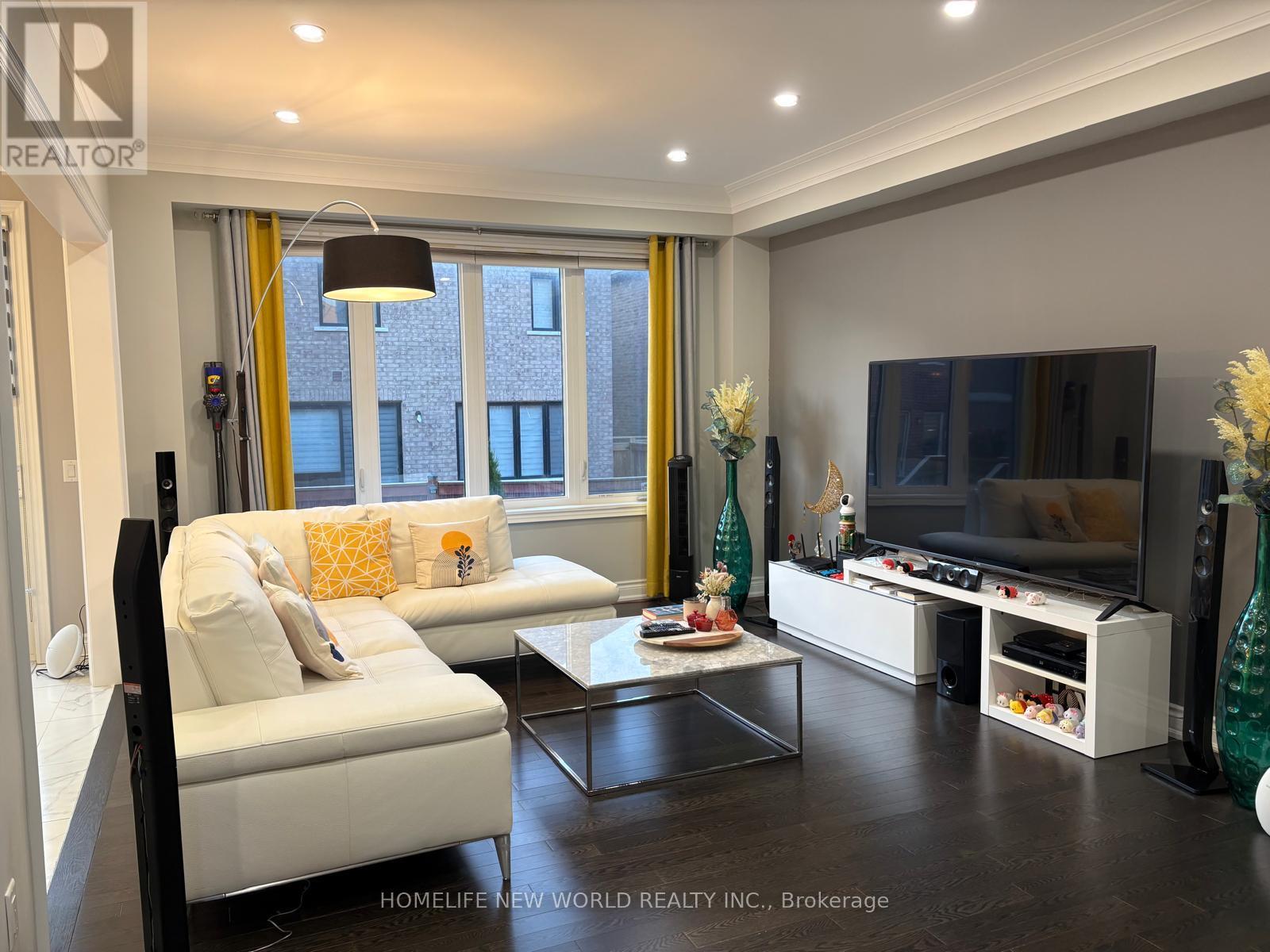 143 Mondial Crescent, East Gwillimbury (Queensville), Ontario  L9N 0S1 - Photo 8 - N12985882