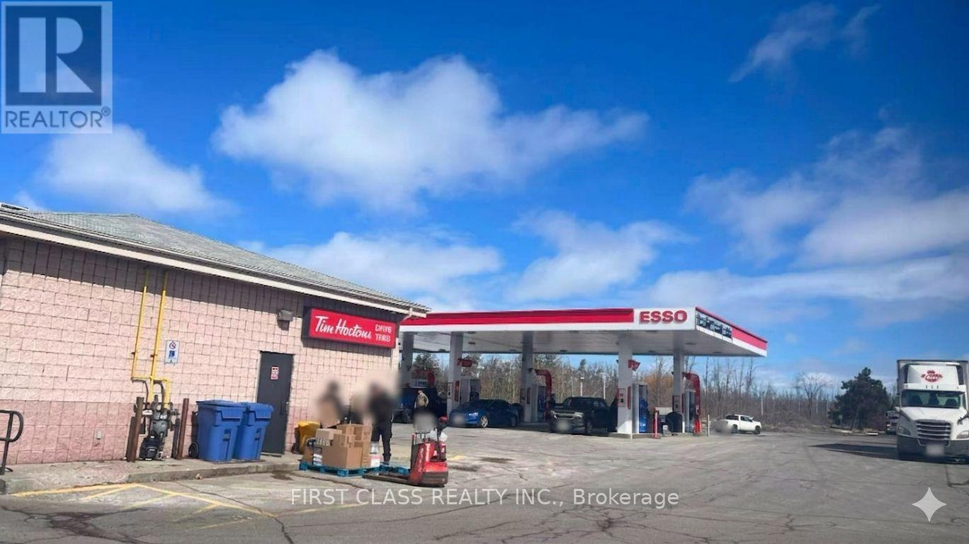 2976 Highway 11 Expressway, Oro-Medonte, Ontario  L0L 2E0 - Photo 2 - S12985824