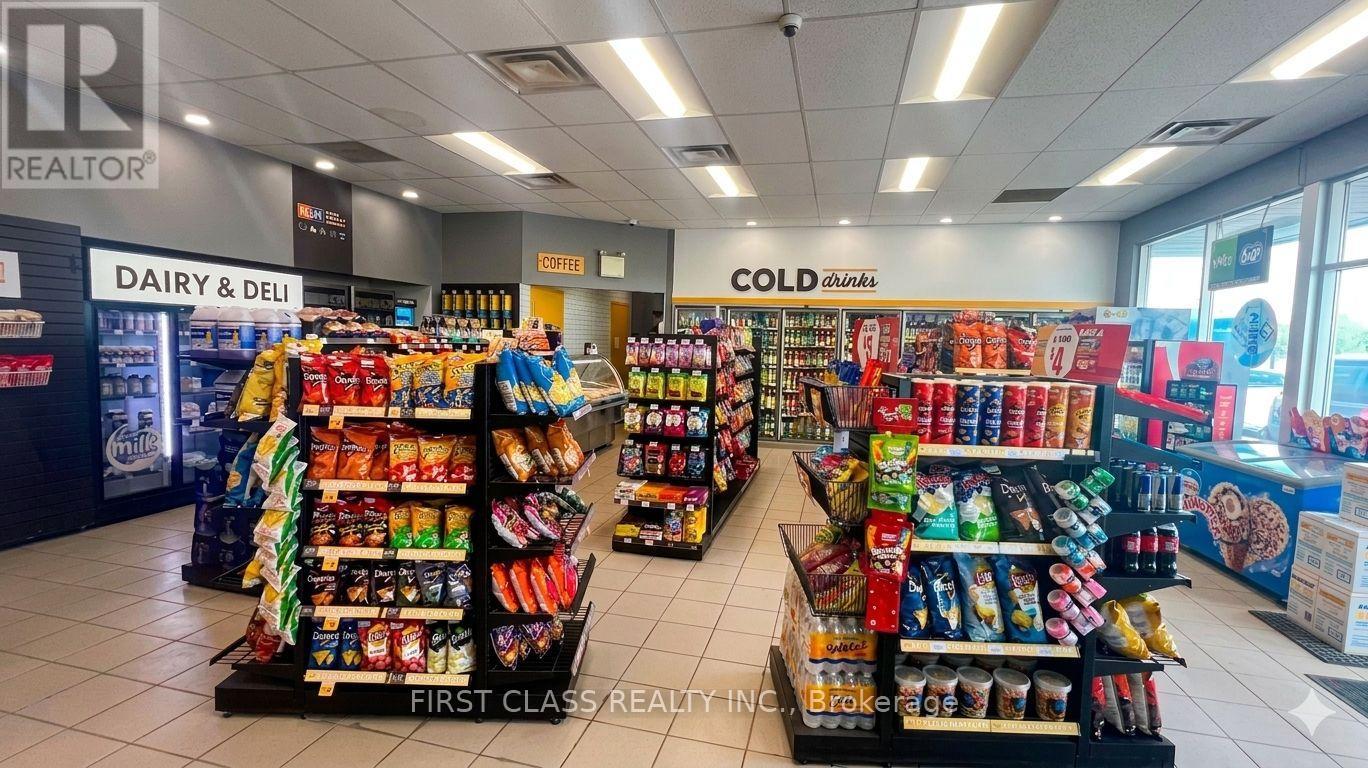 2976 Highway 11 Expressway, Oro-Medonte, Ontario  L0L 2E0 - Photo 4 - S12985824